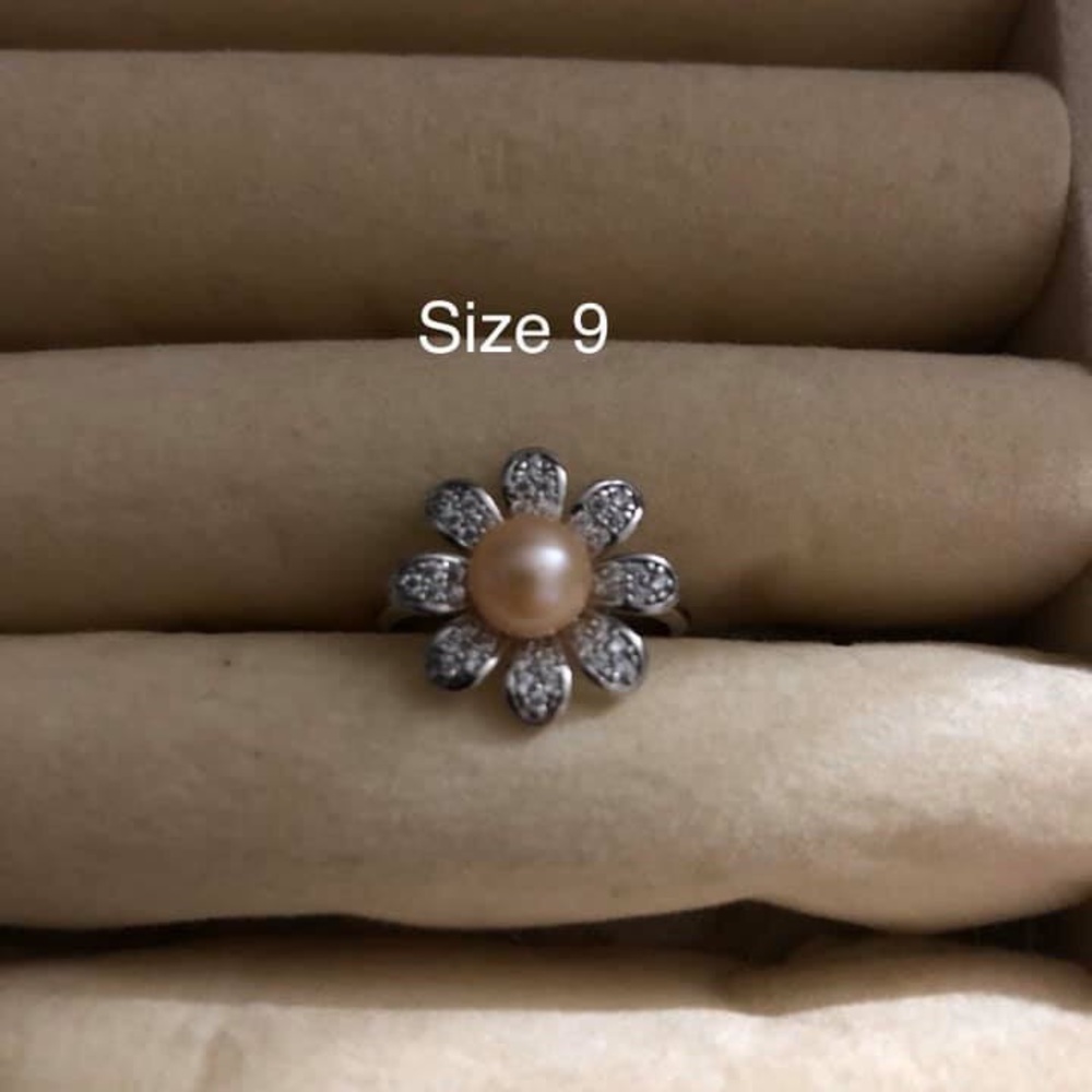 Driving miss daisy ring